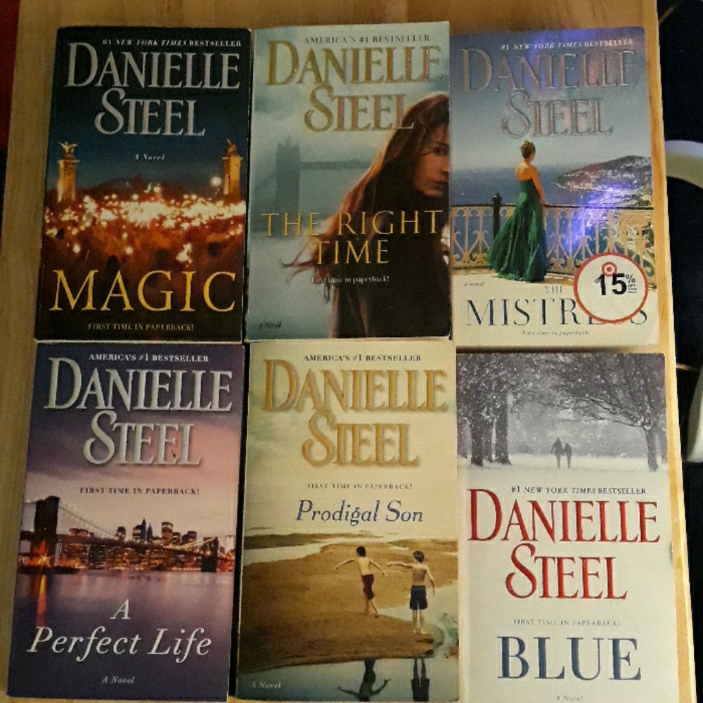 Lot of 6 Danielle Steel books